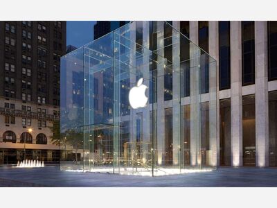 NEW YORK CITY: Apple Stores Shut Down
