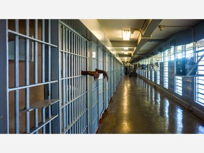 NEW YORK CITY: Virus Cases Spike in Jails, Where Less Than Half Of Detainees Are Vaccinated