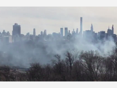 CENTRAL PARK: Brush Fires Send Smoke Into Air Over Manhattan